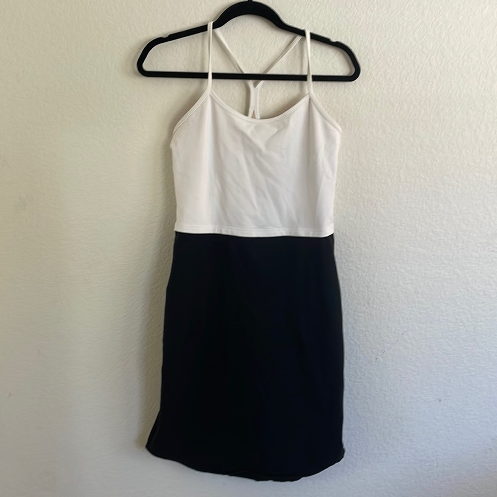 Lululemon black and white dress size 10